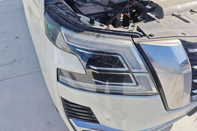 Used Nissan Patrol 2018 4.0L LinkedIn Edition Right Front Headlight