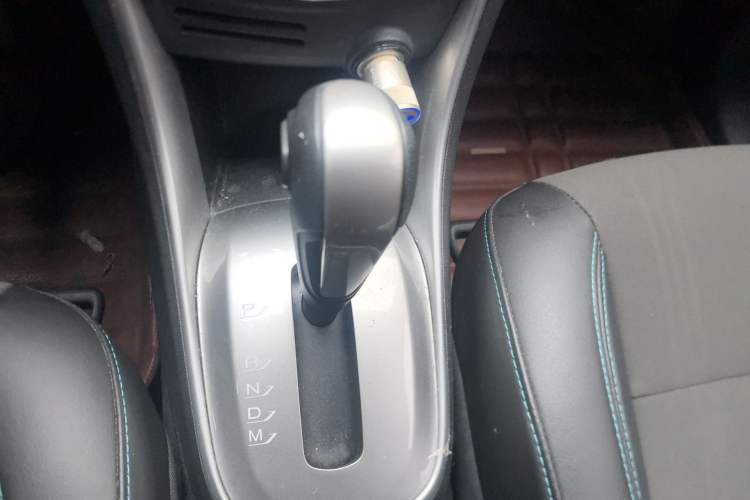 Used Chevrolet Trax 2014 1.4T Automatic Two-Wheel Drive Luxury Model Gear Lever