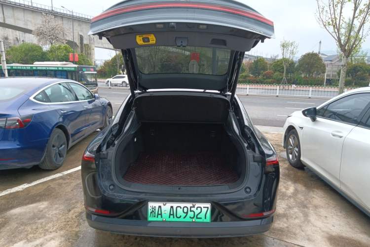 Used CHANGAN NEVO A07 2024 All-Electric "True Fragrance" Edition 515 Luxurious Model 58.9 kWh Trunk