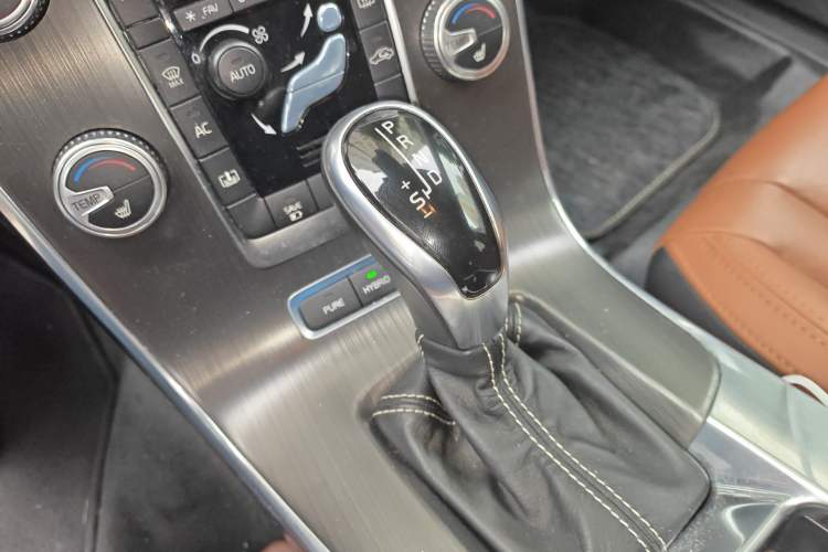 Used Volvo S60 New Energy 2015 S60L E-Drive Hybrid T6 Smart Drive Edition