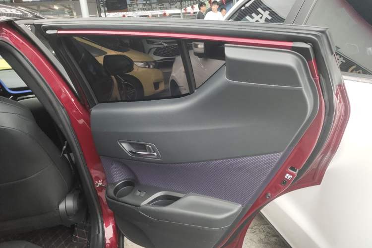 Used Toyota IZOA 2018 2.0L Yichi Version China VI Standard