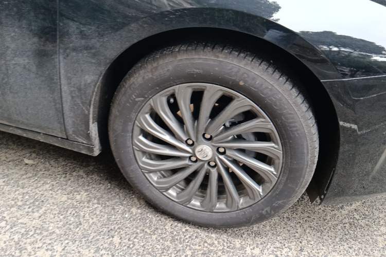 Used Buick LaCrosse 2025 28T Platinum Edition
