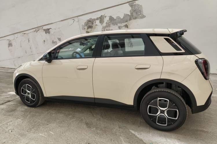 Used AION UT 2025 330 Star Edition
