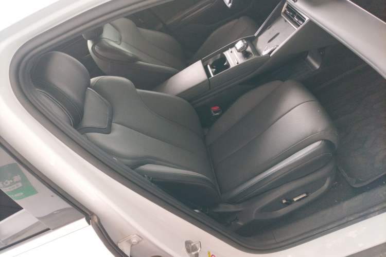 Used BYD Qin L 2025 DM-i Smart Drive 120KM Superior Model Right Front Seat