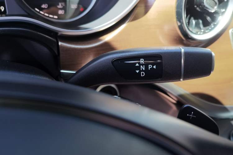 Used Mercedes-Benz V-Class 2021 V 260 L Long-wheelbase Luxury Edition Gear Lever