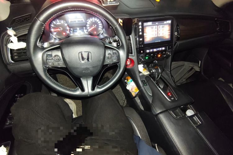 Used Honda Avancier 2017 240TURBO Two-Wheel Drive Luxury Edition Center Console