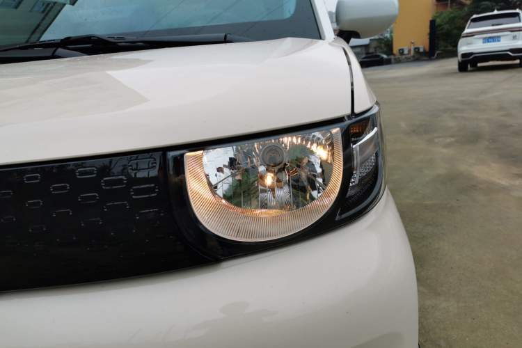 Used Chery QQ Ice Cream 2024 Youth Edition 205km Milkshake