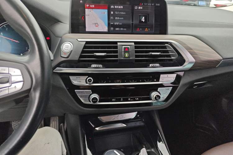 Used BMW X3 2018 xDrive28i Luxury Package China VI Emission Standard Audio And AC Panel