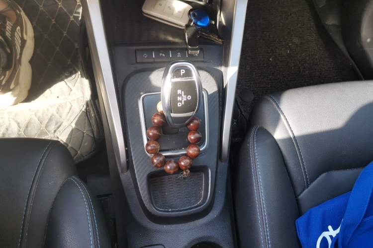 Used BYD Yuan New Energy 2018 EV360 Smart Connected Cool Model Gear Lever