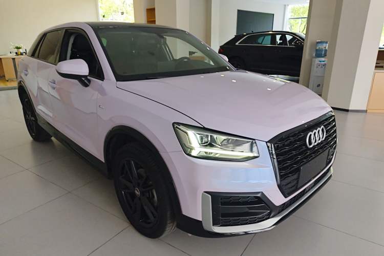 Used Audi Q2L 2021 35 TFSI Progressive Dynamic Edition Front Right 45 Deg