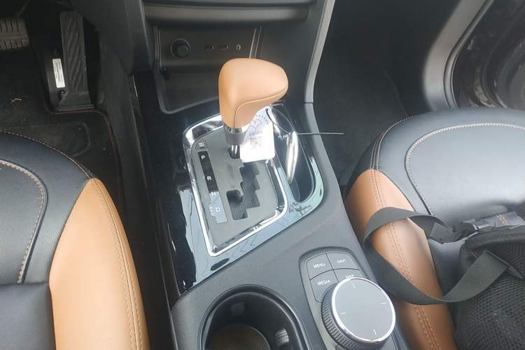 Used Soueast DX7 2015 1.5T Automatic Elite Model