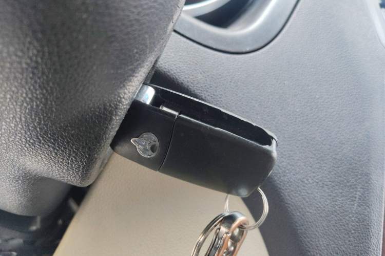 Used CHANGAN KAICHENG Ruixing M80 2018 1.5L Comfort Van Flat Roof Back-Hinged Doors 4G15S