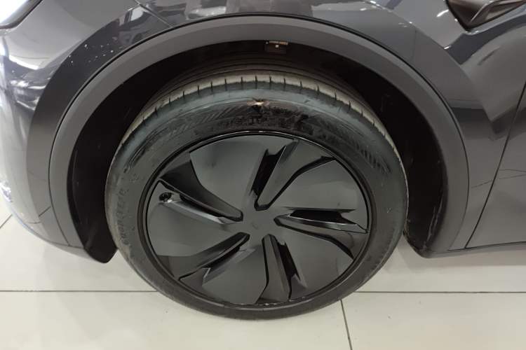 Used Tesla Model Y 2025 Rear-Wheel-Drive Version Left Front Wheel Hub