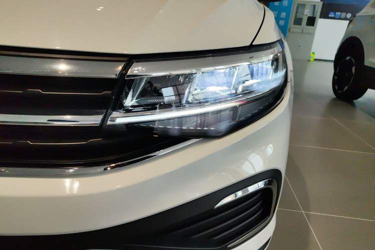 Used Volkswagen Bora 2024 200TSI DSG Comfort Edition Left Front Headlight