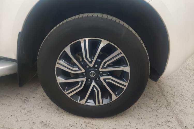 Used Nissan Terra 2018 2.5L Automatic 4x4 Flagship Edition
