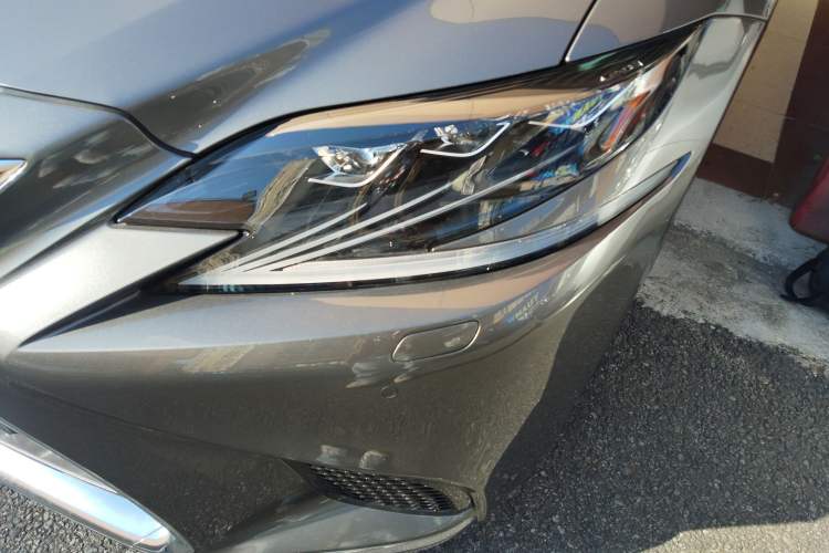 Used Lexus LS 2020 500h Luxury Edition China VI Standard
