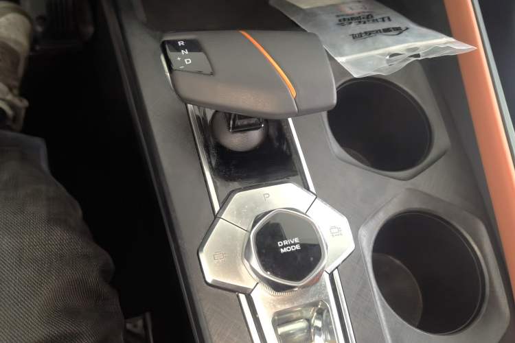 Used CHANGAN UNI-V 2022 1.5T Prestige Version Gear Lever