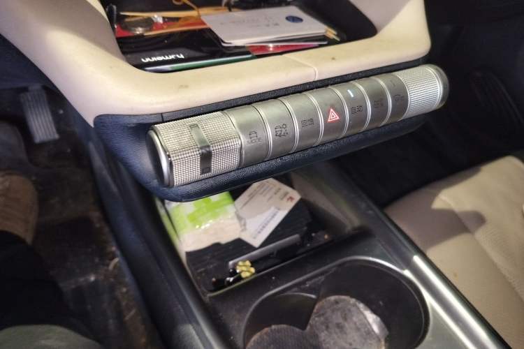 Used BYD Dolphin 2023 420 km Fashion Edition Gear Lever