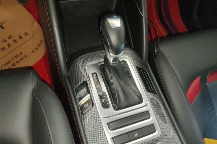 Used CHANGAN CS55 2017 1.5T Automatic Colorful Edition Gear Lever