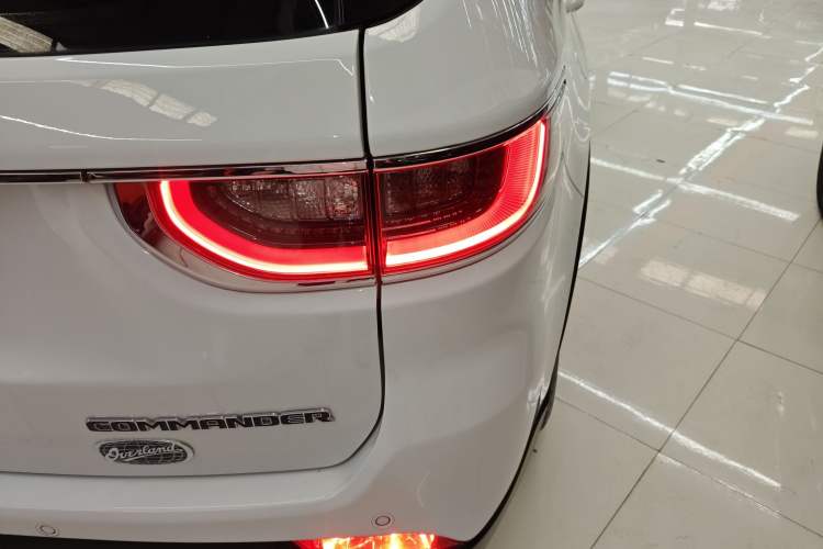 Used Jeep Commander 2018 2.0T Two-Wheel Drive Enjoyment Version China VI Emission Standard