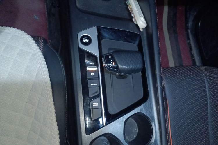 Used CHANGAN OSHAN X7 PLUS 2022 1.5T Blue Whale Edition Automatic ZhiZun Model
