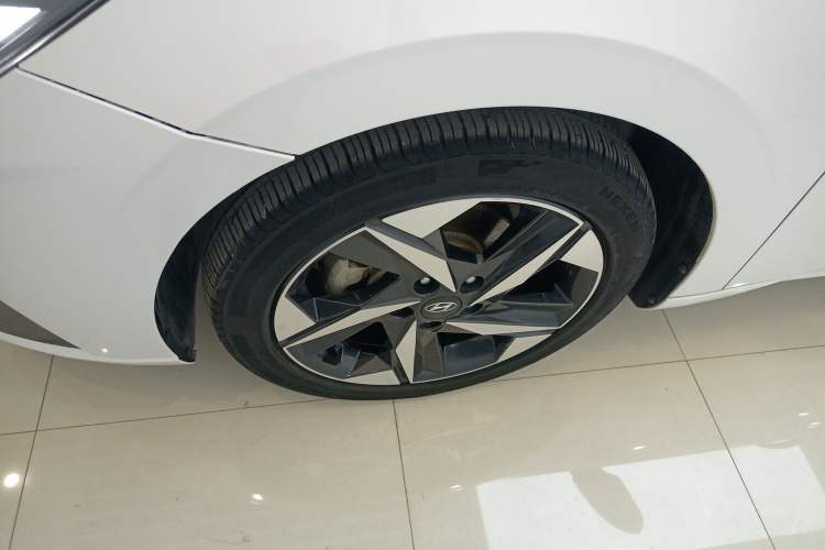 Used Hyundai Elantra 2021 1.5L CVT LUX Prestige Edition Left Front Wheel Hub