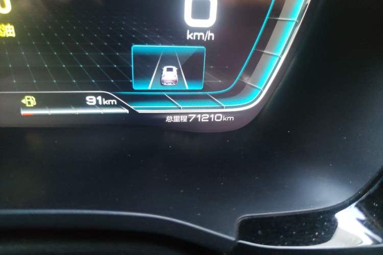 Used BYD Song PLUS 2020 1.5T Automatic Flagship Edition Odometer Close Up