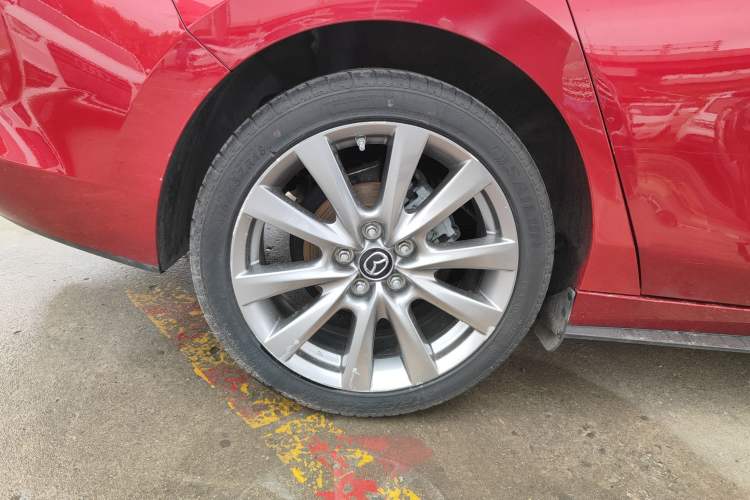 Used Mazda 3 Axela 2020 2.0L Automatic Zhiya Edition Right Rear Wheel Hub