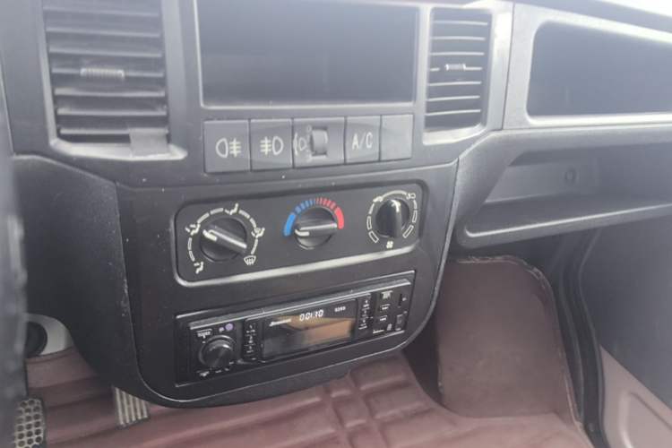 Used Wuling Zhiguang 2015 1.2L Practical LS-I Model Audio And AC Panel