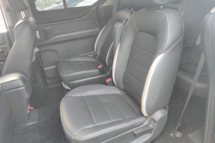 Used Wuling Zhengcheng 2021 1.5T Manual Luxury Version Left Rear Seat