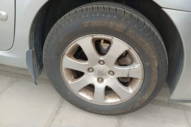 Used Peugeot 307 2012 Hatchback 1.6L Manual Comfort Edition
