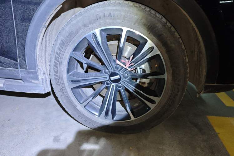 Used Wey VV6 2021 2.0T Two-Wheel Drive Smart Plus Right Front Wheel Hub