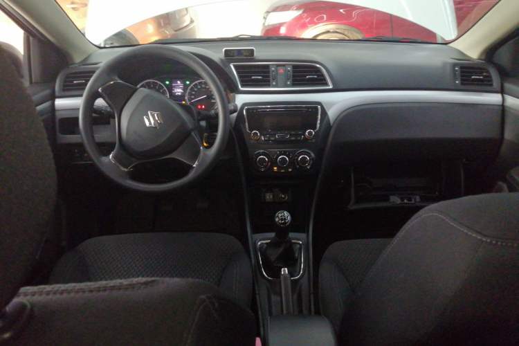 Used Suzuki Alivio 2015 1.6L Manual Comfort Model Center Console