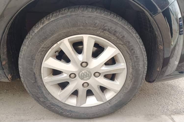 Used Buick Excelle 2013 1.5L Automatic Classic Model Right Front Wheel Hub