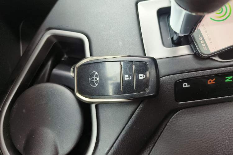 Used Toyota RAV4 2019 2.0L CVT Two-Wheel Drive ZhiShang Version China VI Standard