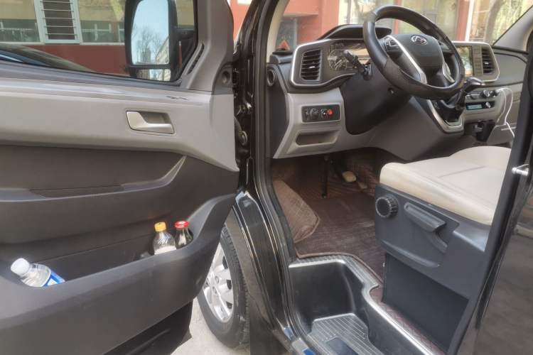 Used SAIC MAXUS Xintu V80 