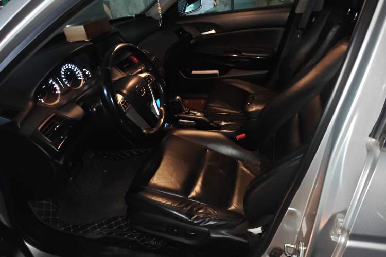 Used Honda Accord 2013 2.0L SE
