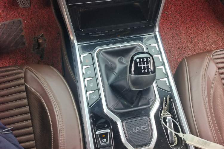 Used JAC Group Hantoo 2021 2.0T Commercial Version Manual Diesel Two-Wheel Drive Elite Trim with Dual HFC4DB2-2E
