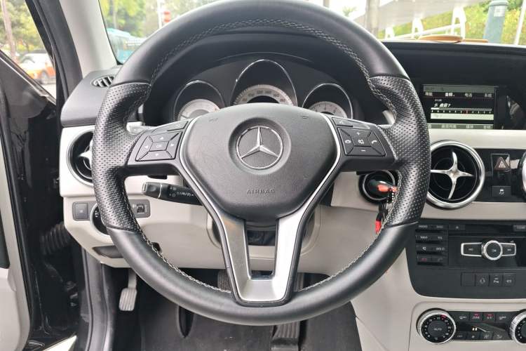 Used Mercedes-Benz GLK-Class 2014 GLK 260 4MATIC Dynamic Model
