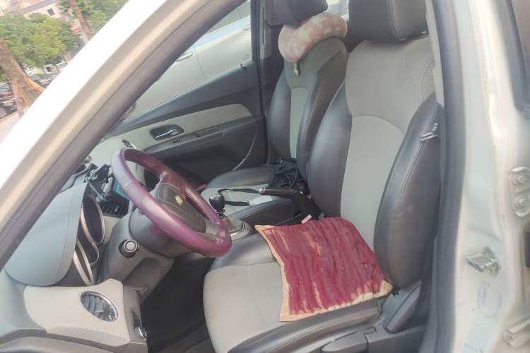 Used Chevrolet Cruze 2011 1.6L SE MT Transformers Edition
