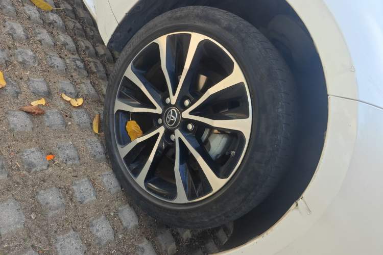 Used Toyota Levin 2022 Dual-Motor 1.8H E-CVT Sport Edition
