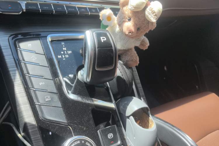 Used Geely Auto Emgrand X7 Sport 2020 1.8TD DCT Zhi Ling PRO Gear Lever