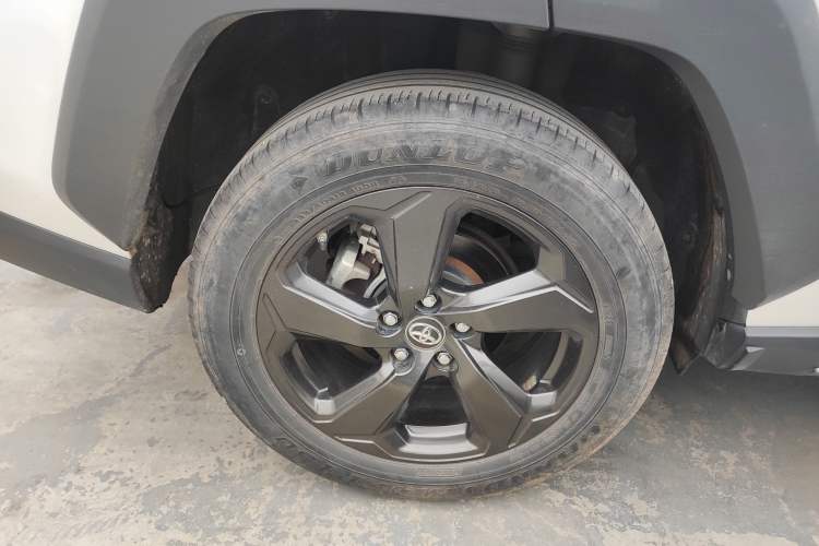 Used Toyota RAV4 2022 2.0L CVT 4x4 Fashion Edition