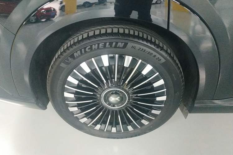 Used XPeng X9 2025 740 Ultra-Long Range Max
