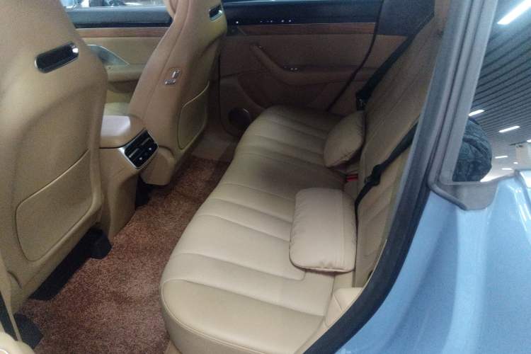 Used Hima Luxeed R7 2024 All-Electric 667 km Max