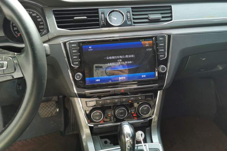 Used Volkswagen Passat 2017 280TSI DSG Luxury Edition
