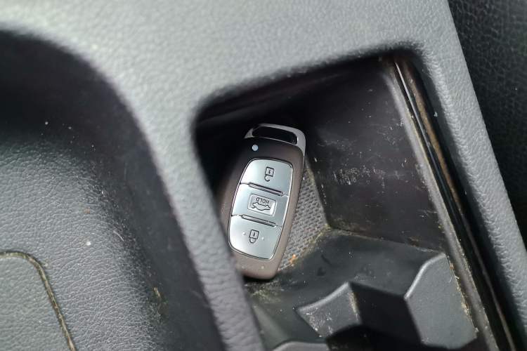 Used Hyundai Elantra (5th Generation / Langdong) 2016 1.6L Automatic Prestige Model
