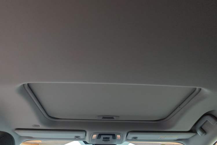 Used Toyota Granvia 2023 2.5L Hybrid Comfort Edition Headliner