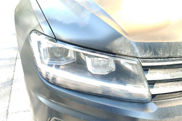 Used Volkswagen Tiguan L 2017 330TSI Automatic Two-Wheel Drive Luxury Edition Right Front Headlight