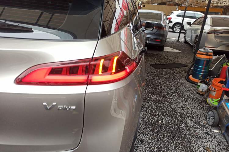 Used AION V 2024 Plus 70 Star Edition Lithium Iron Phosphate
